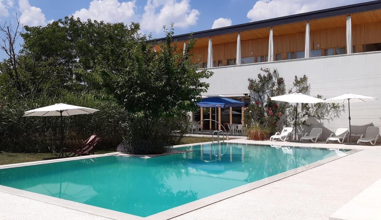 Hotel Gracanica Eksteriør billede